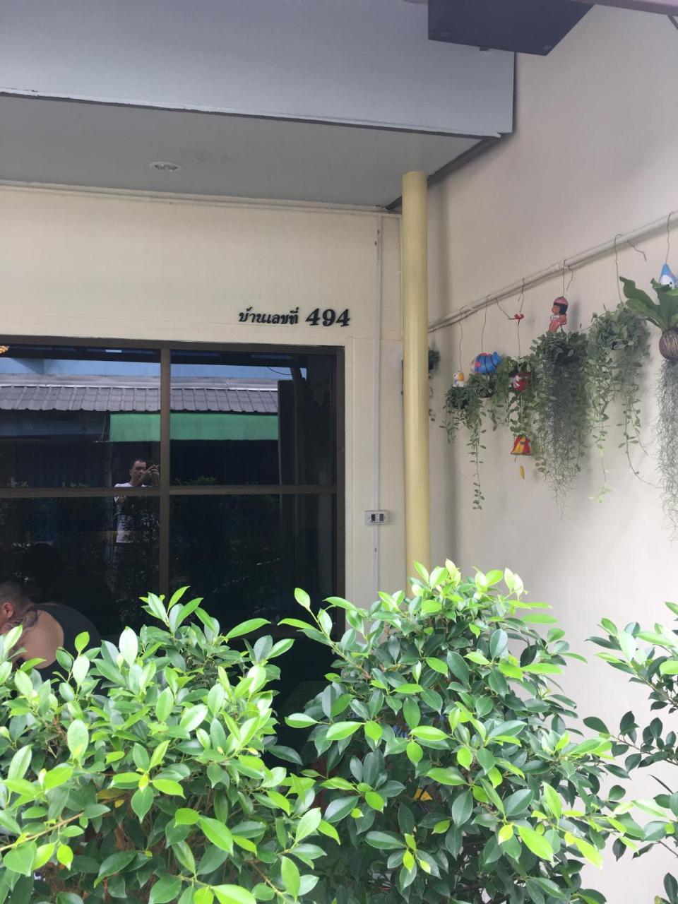 The Baan Nathong Hostel Bangkok Bagian luar foto